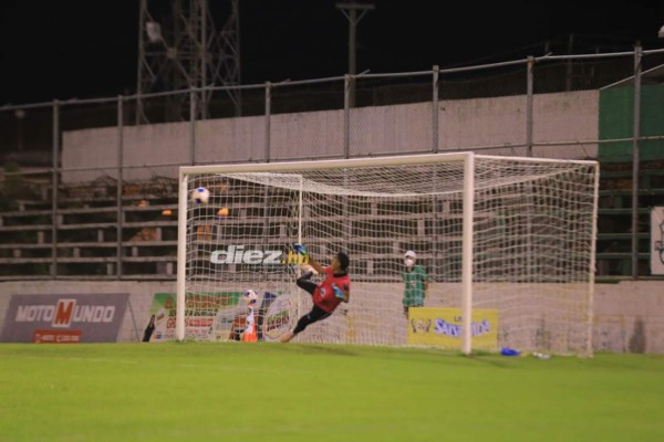 No se vio en TV: La quinesióloga del Real de Minas, afición en Tocoa y a Edwin Solano lo perdonaron
