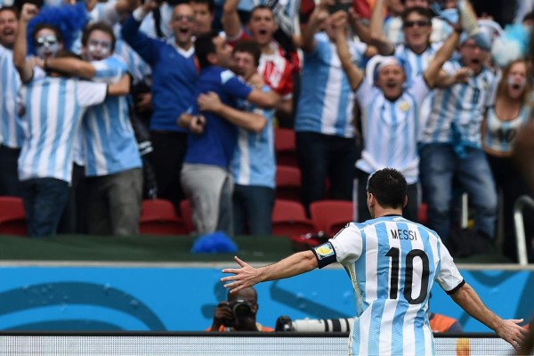 Argentina venció a Nigeria por 3 a 2 con dos goles de Lionel Messi