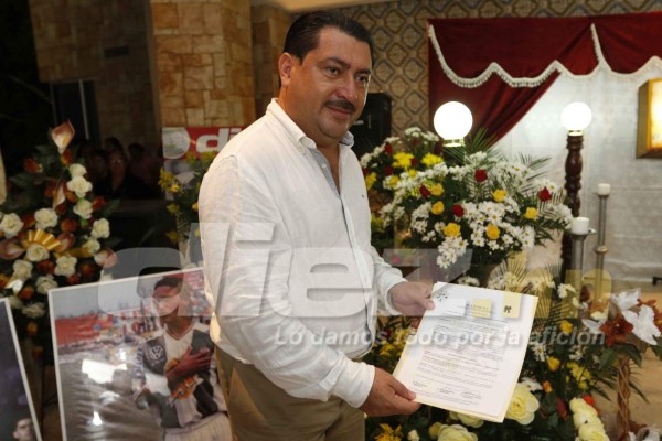 FOTOS: Llanto y dolor en velatorio de Walter López en Ocotepeque