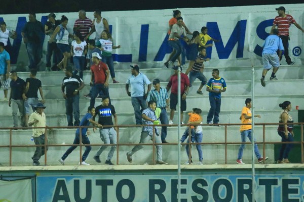 Juticalpa reprocha agresión de la barra del Marathón a sus aficionados y los declaran 'non grato'