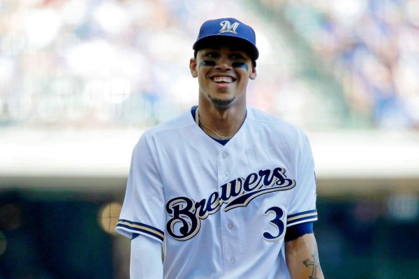 Los exorbitantes salarios de los compañeros de Mauricio Dubón en los Cerveceros de Milwaukee