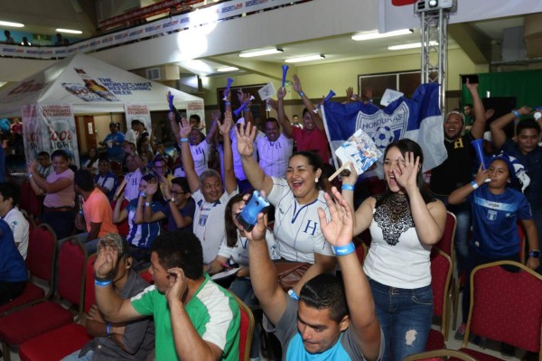 Gran ambiente el que se vivió en el Estadio Virtual de DIEZ