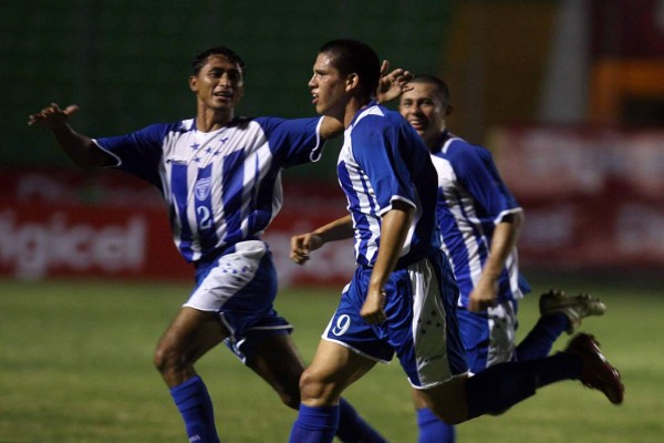 Así es la nueva vida del futbolista Manuel Doño en el taller de ebanistería