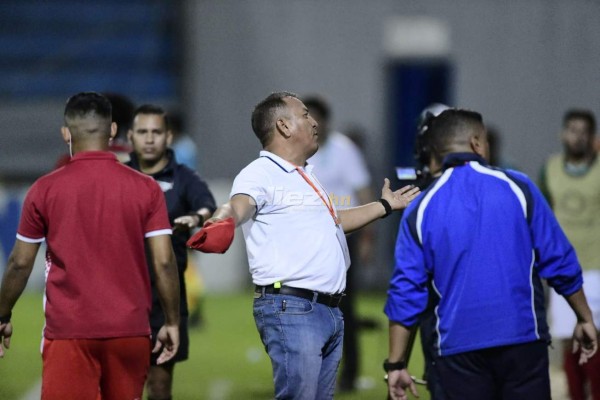 Afición reprende a Marathón; el irrespeto a Carlos Tábora y el descontrol de Obed Enamorado