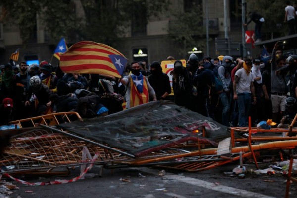 La noche violenta que hubo en Barcelona: Más de 180 heridos por protestas independentistas