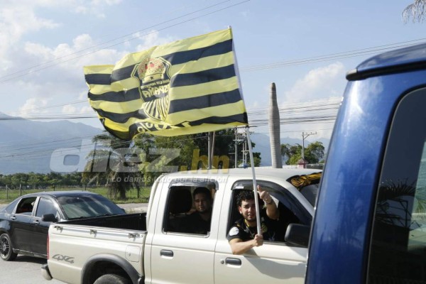 El ambientazo de los aficionados previo al clásico sampedrano en el Olímpico