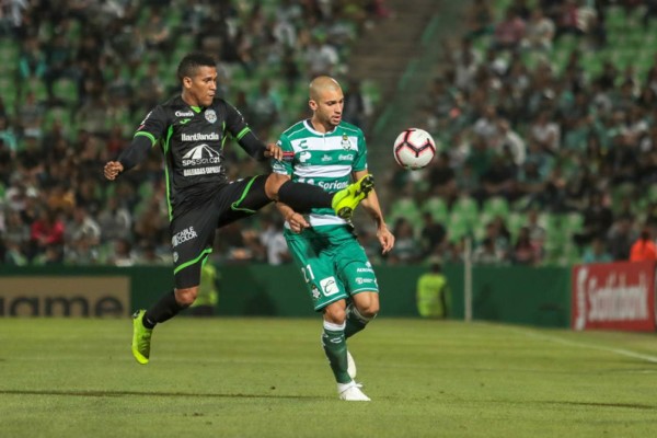 Noche de espanto en Torreón: Las tristes fotos que deja el Santos-Marathón en Champions