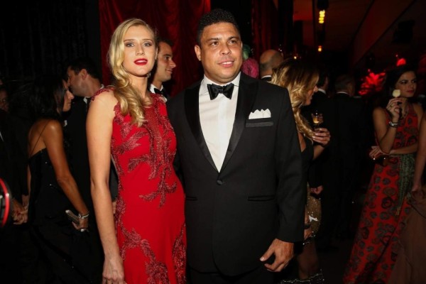 Celina Locks, la rubia con que el 'gordito' Ronaldo enamora