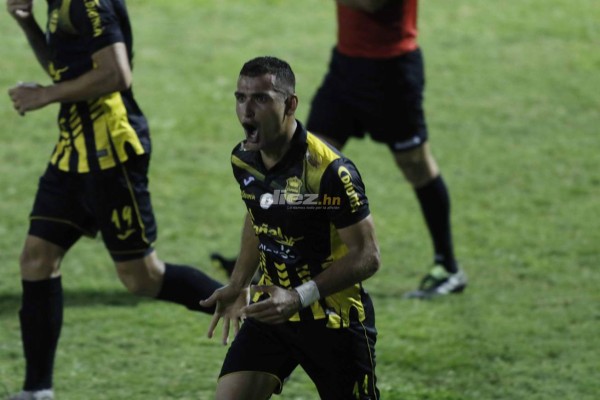 El saludo de Mario y Vargas, las lágrimas de felicidad de Omar Rosas y Rocca al estilo Neymar