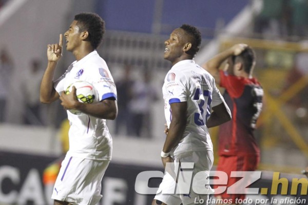 Olimpia venció al Portland 3-1 y clasifica a cuartos