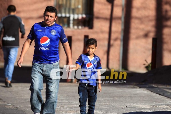 NO SE VIO POR TV: La selfie, la familia, la baleada y el abrazo de 'Chapeta' a Moreira