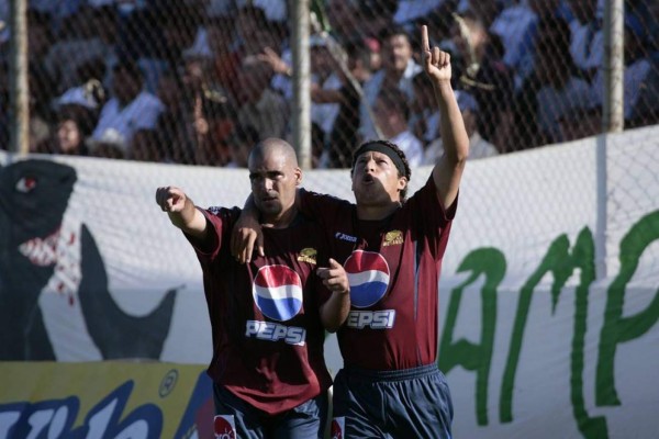 Los uniformes más raros que se han visto en la Liga Nacional de Honduras