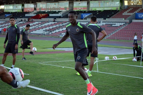 ¡VUELVEN! Así sería la primera convocatoria de Honduras con Carlos Tábora