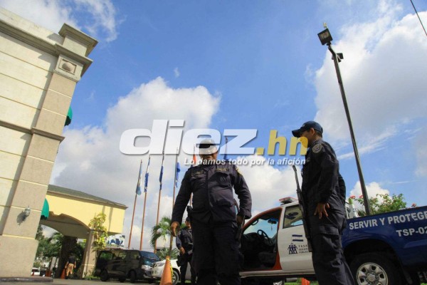 EN FOTOS: Chicharito Hernández causó furor en la llegada de México a San Pedro Sula
