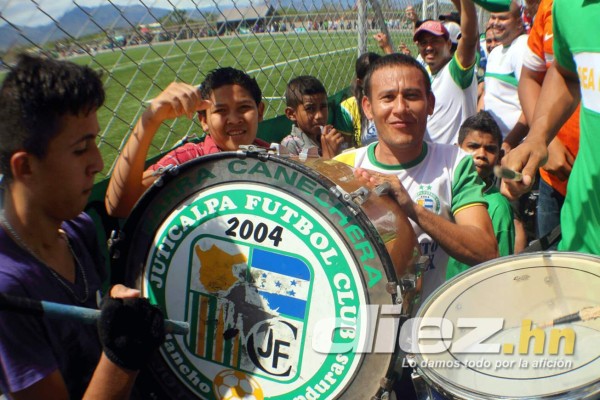 Ambiente festivo en Juticalpa en la final de Ascenso