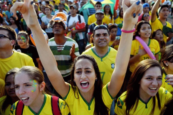 La belleza femenina se hizo presente el inicio del Mundial Brasil 2014.