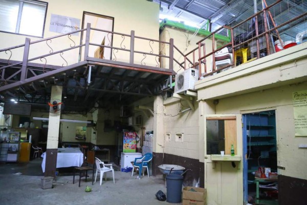 Los lujos en que vivían reos en Centro Penal que se cerró hoy en San Pedro Sula