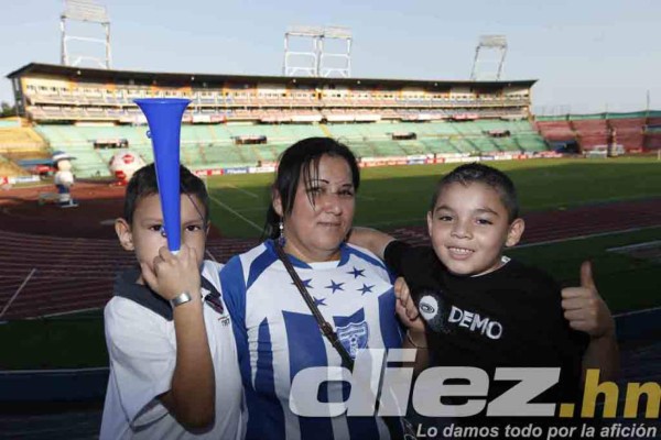 El ambiente en el estadio Olímpico con Honduras-Venezuela