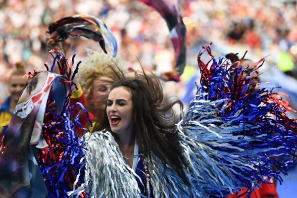 ¡LINDURAS! Las bellas chicas de Francia y Croacia en la final del Mundial de Rusia 2018