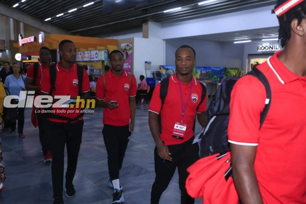 FOTOS: Rigoberto Rivas imponiendo moda y Alberth Elis dando un 'jalón”