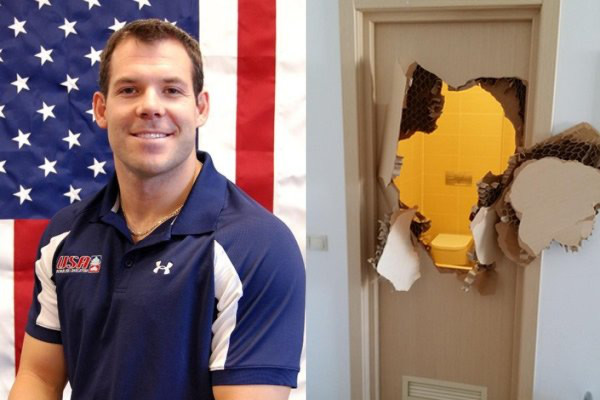 Deportista en Sochi rompe puerta tras quedarse atrapado