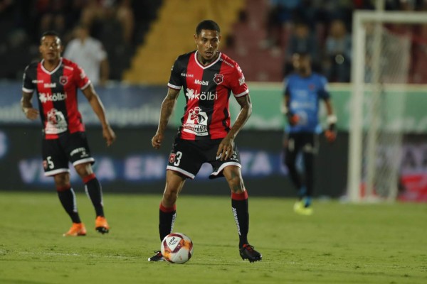 Henry Figueroa ya no sería utilizado como central en Alajuelense