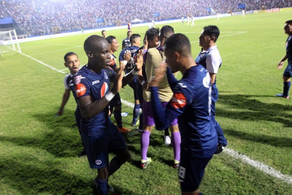 NO VISTE EN TV: El beso de Diego a su amuleto, el enojo de Osman y el divertido momento de los chicos Carrión