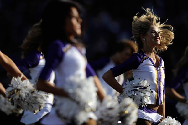 Las cheerleaders que engalanan la NFL