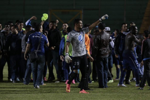 Las imágenes que no se vieron por la TV del Motagua-Olimpia