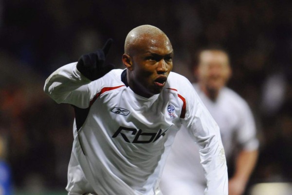 ¡Con un guatemalteco y un exMarathón! Grandes jugadores que pasaron por el Bolton inglés, club que podría desaparecer