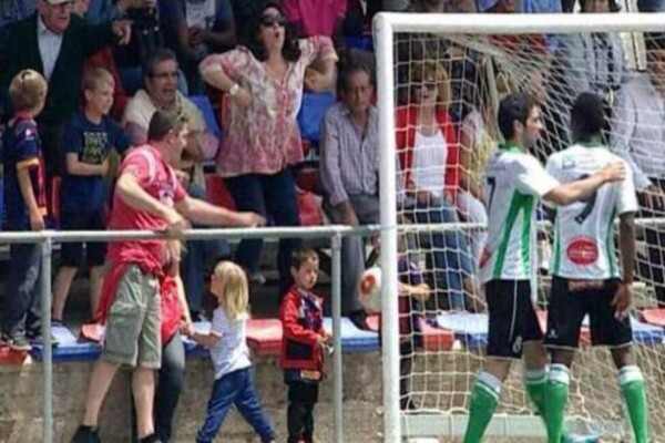 Los futbolistas profesionales que han sido víctima del racismo