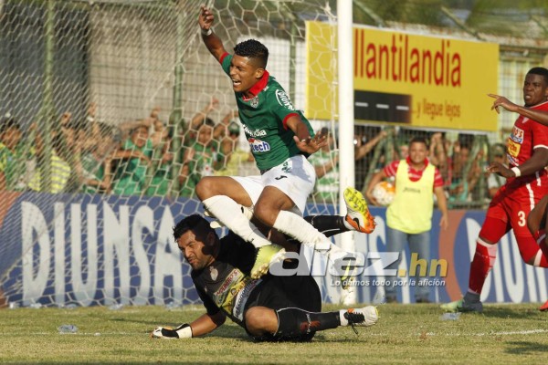 ¿Duda? Así fue el claro penal de Obed Enamorado contra Henry Romero