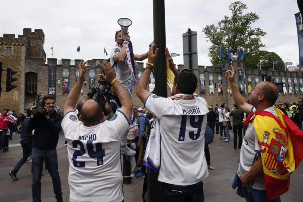 ¡Qué fiesta! Espectacular ambiente en Cardiff previo a la final de Champions
