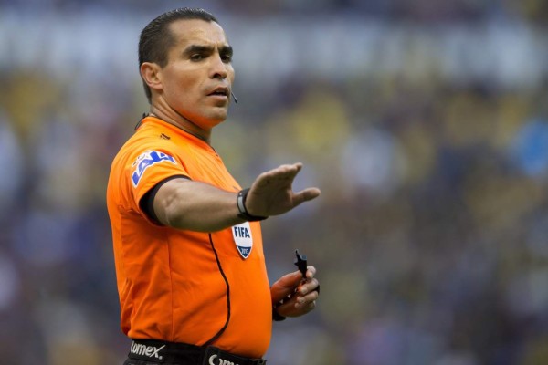 Los árbitros más polémicos de la historia del futbol