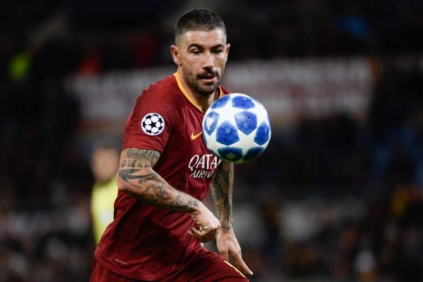 Kolarov desmiente divorcio tras vincularlo en amorío con ex de Cristiano Ronaldo