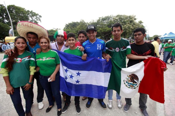 Ambiente Honduras vrs México en partido amistoso