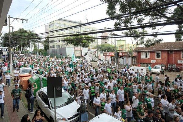 El Chapecoense vibró con sus 'hermanos' de Colombia en la final esperada