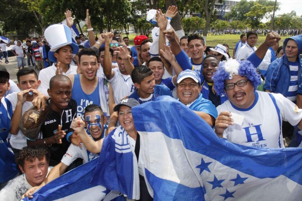 FOTOS: Así se vive la previa del encuentro entre Honduras-México