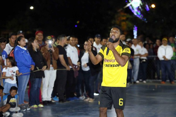 Jugadores y técnicos hondureños que sirven a Dios en sus iglesias