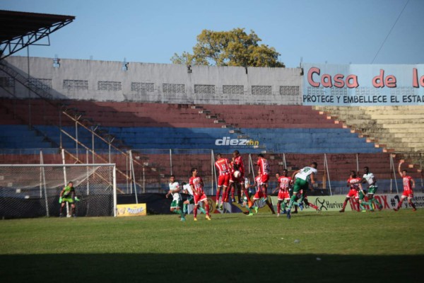 No viste en TV: Increíble parecido y la rabieta de Wilmer Cruz en el Nacional