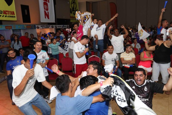 ¡Ambientazo en el Estadio Virtual Diez en la final de la Champions!