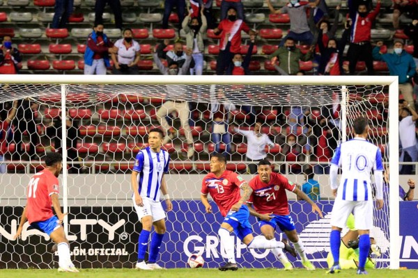 Romell Quioto dejando tendido a Navas, la reacción de Luis Suárez ante la pedida de su salida y la alegría tica