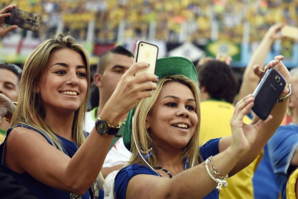 La belleza femenina se hizo presente el inicio del Mundial Brasil 2014.
