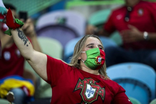 No se vio del Portugal-España: 'Fotón' de Sergio Ramos y Cristiano Ronaldo con regalo incluido