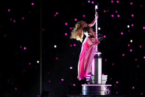 Shakira y Jennifer López dejaron sin aliento a todos en el medio tiempo del Super Bowl