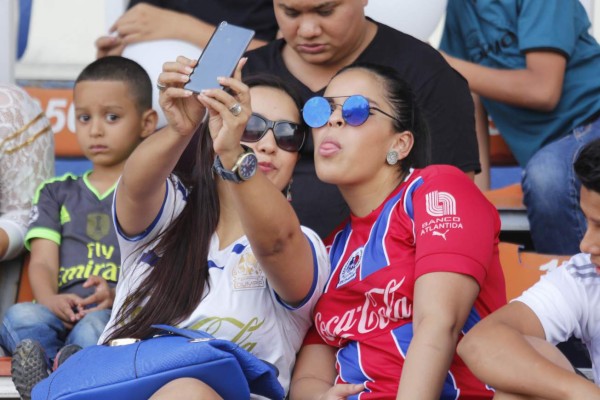 Las chicas más bellas que nos dejaron las semis en Honduras