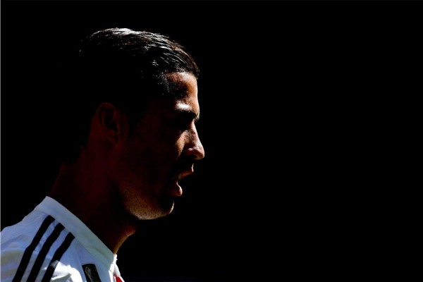 Real Madrid golea 9-1 a Granada y Cristiano Ronaldo hace historia