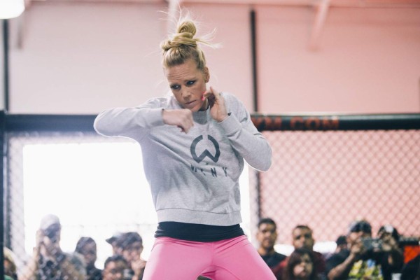 Divina y sexy, así es Holly Holm, la nueva reina de las artes marciales mixtas