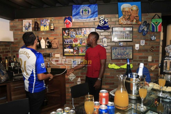 Desde John Terry a Gareth Bale: La lujosa colección de camisas de Maynor Figueroa