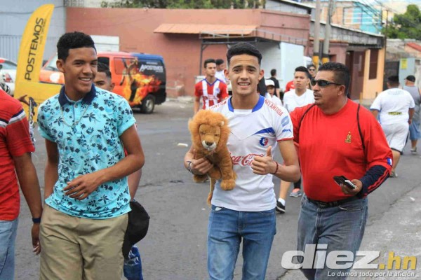 El llenazo en la final de ida entre Olimpia y Motagua en el Nacional